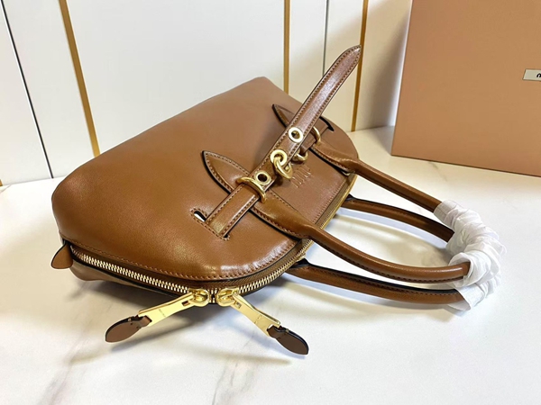 スーパーコピーブランドバッグ素材ディテール